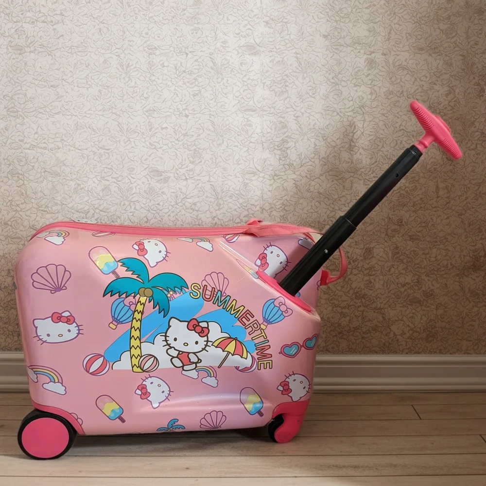 Hello Kitty Ride On Luggage - Picture 1 of 4